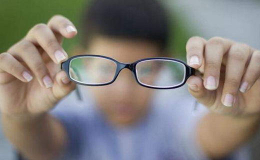 视觉训练，可以治疗近视吗？