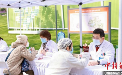 中国新闻网：中新健康丨上海探索青光眼患者社区综合防治 民众家门口获得规范化管理