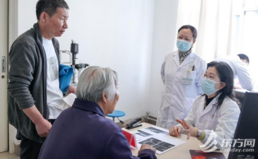 中国新闻网：上海专家跨越两千公里为内蒙古自治区乌海市民众送去眼健康