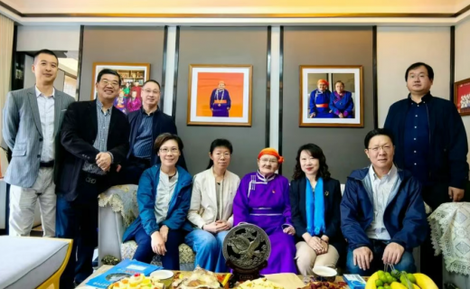 探访“草原母亲”都贵玛，共筑健康教育合作桥梁