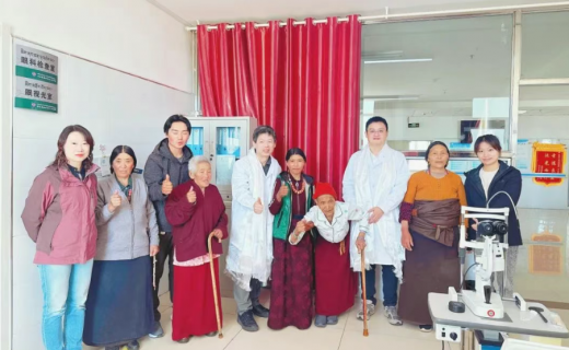 上海静安：89岁藏族老人重见光明，TA们在雪域高原挑战眼科手术年龄极限